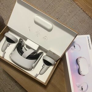 Quest 2 VR Headset - White